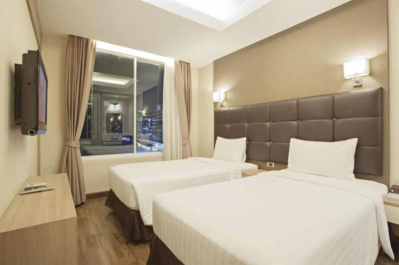 V Residence Serviced Apartment Bangkok Dış mekan fotoğraf